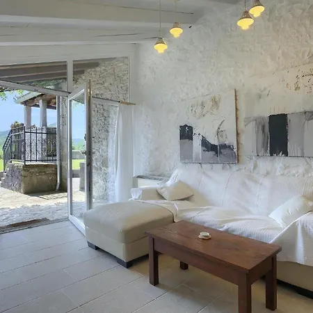 Prázdninový dům Elena *