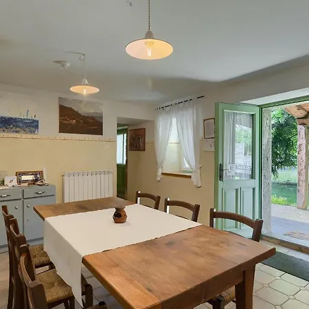 Prázdninový dům Elena *